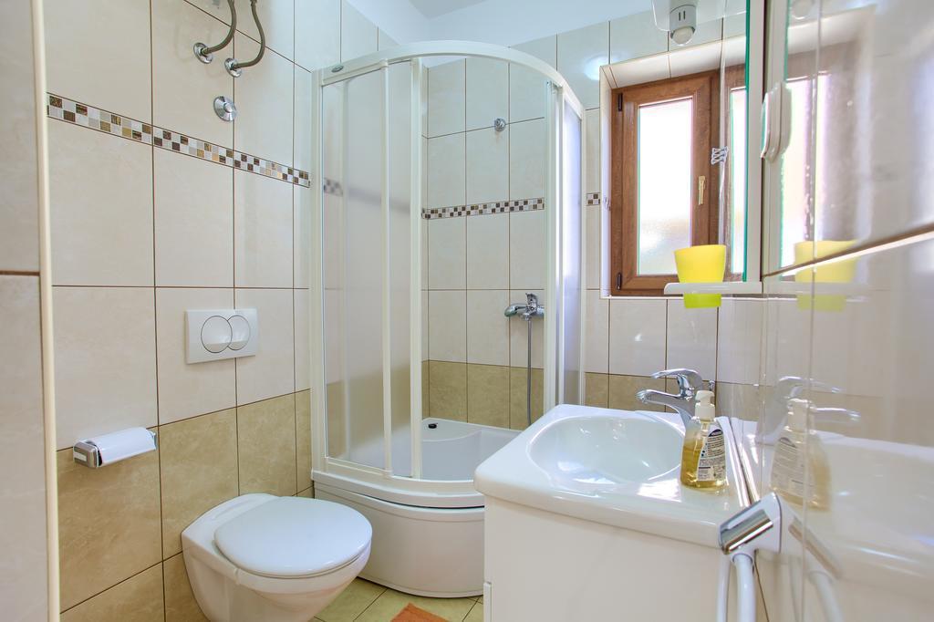 Nadija Studio Apartmani Krk Town Exterior foto